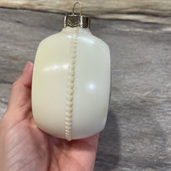 1980 HALLMARK PEAK THROUGH 3D CHRISTMAS ORNAMENT - Picture 9 of 11